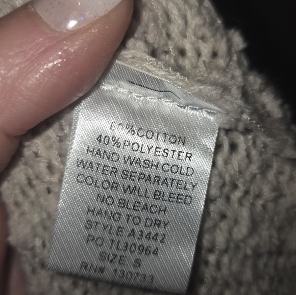 Umgee Womens Cream Crew Neck Sweater with Distressed Details EUC Size S - Picture 10 of 11